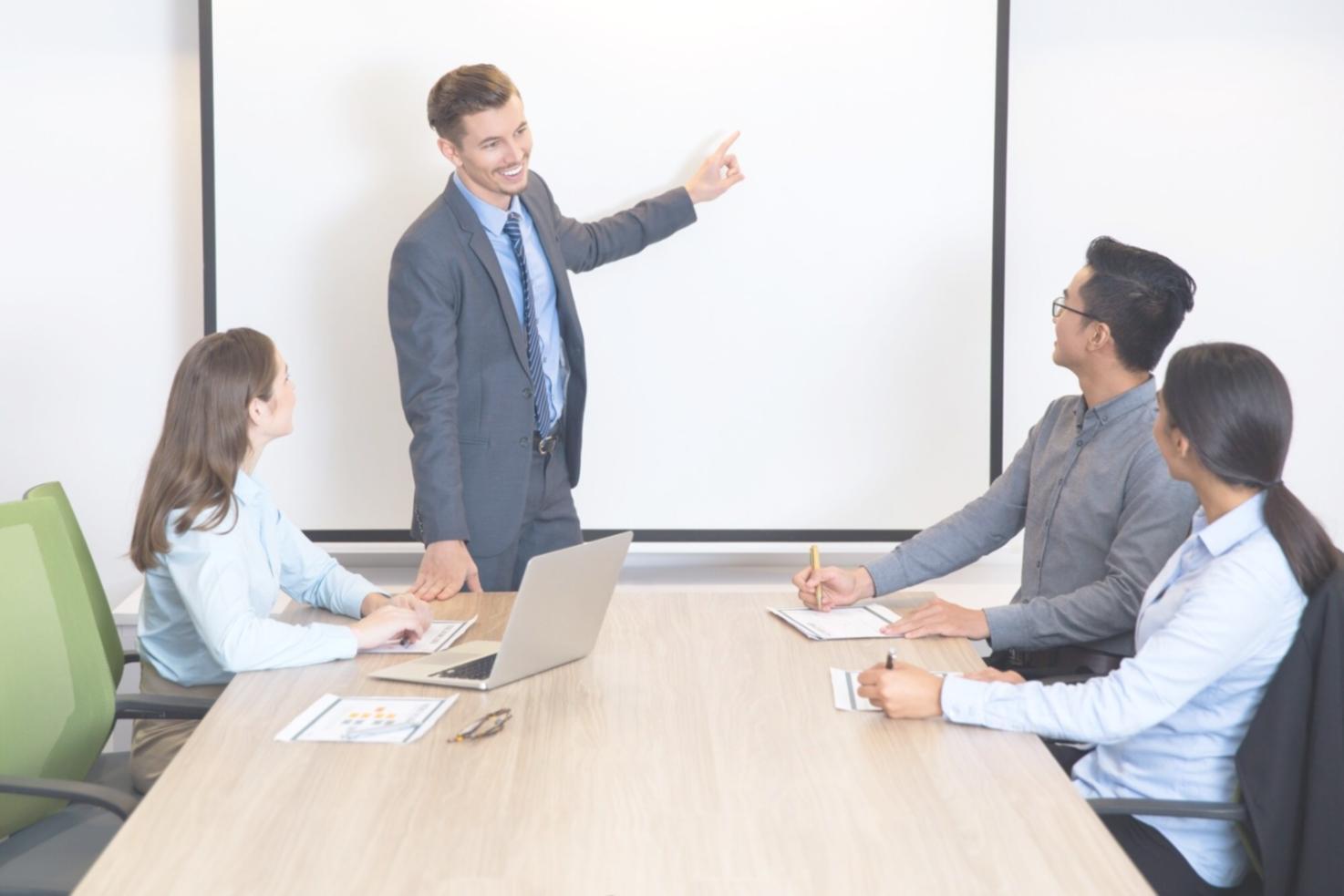 Collaboration à distance pour analyses financières via webex